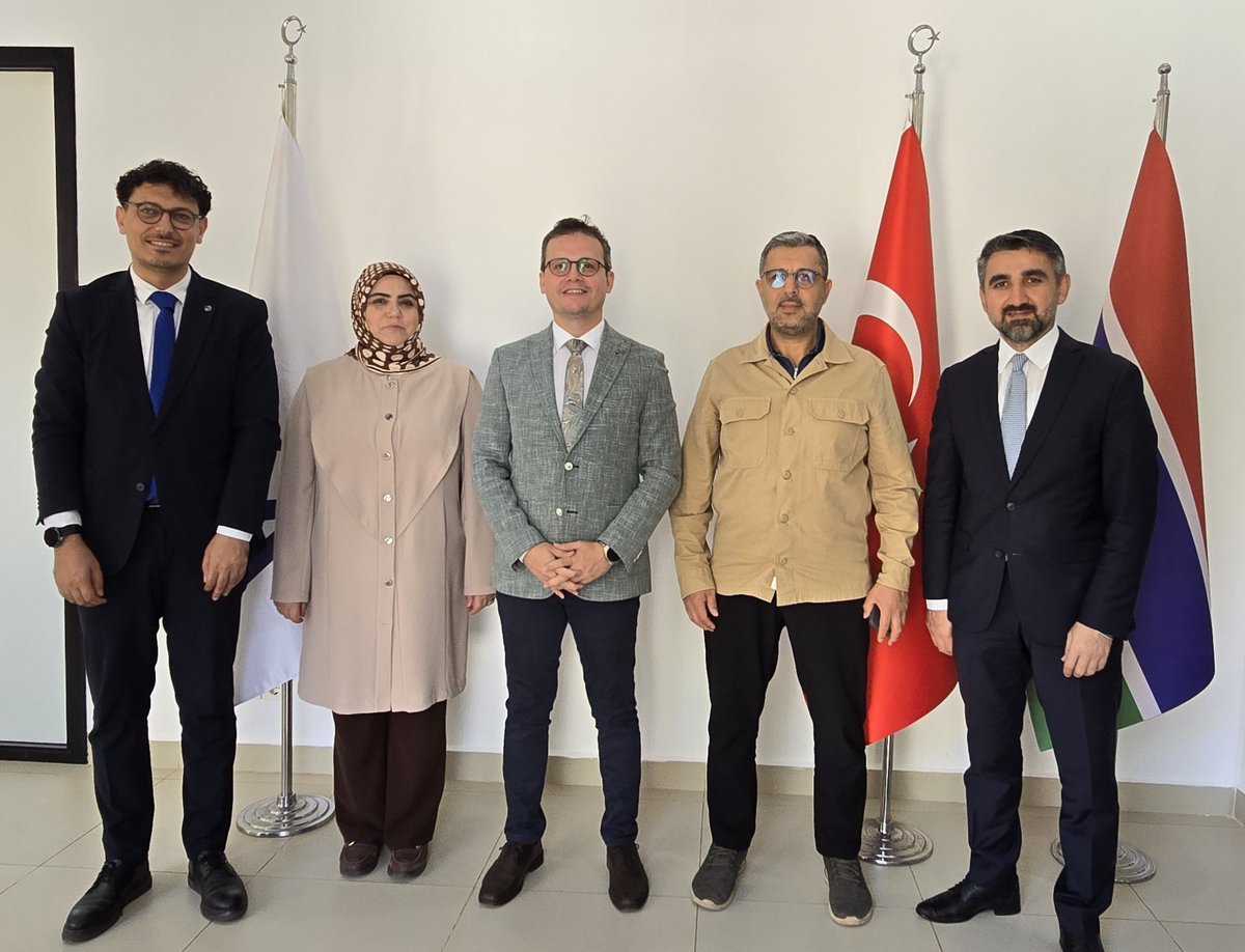 Tika_TheGambia's tweet photo. We were pleased to receive a distinguished delegation from the Türkiye Maarif Foundation at our office, including Mr. Ömer Faruk Terzi, Member of the Board of Trustees, Assoc. Prof. Dr. Zeynep Arkan, Member of the Board of Trustees, Mr. Ahmet Göcen, Head of the Africa-2 Department, and Mr. Mustafa Dirier, Representative of the Türkiye Maarif Foundation in The Gambia.

During the visit, we exchanged views on ongoing cooperation in the field of education and discussed potential areas to further strengthen institutional collaboration in The Gambia. We appreciated the opportunity for this constructive dialogue and value the continued partnership with the Türkiye Maarif Foundation. 

@AliKerimTR
@TMaarifVakfi 
@GMMaarif 
@arkanzeynep1 
@oft24 
@GOCEN_AHMET