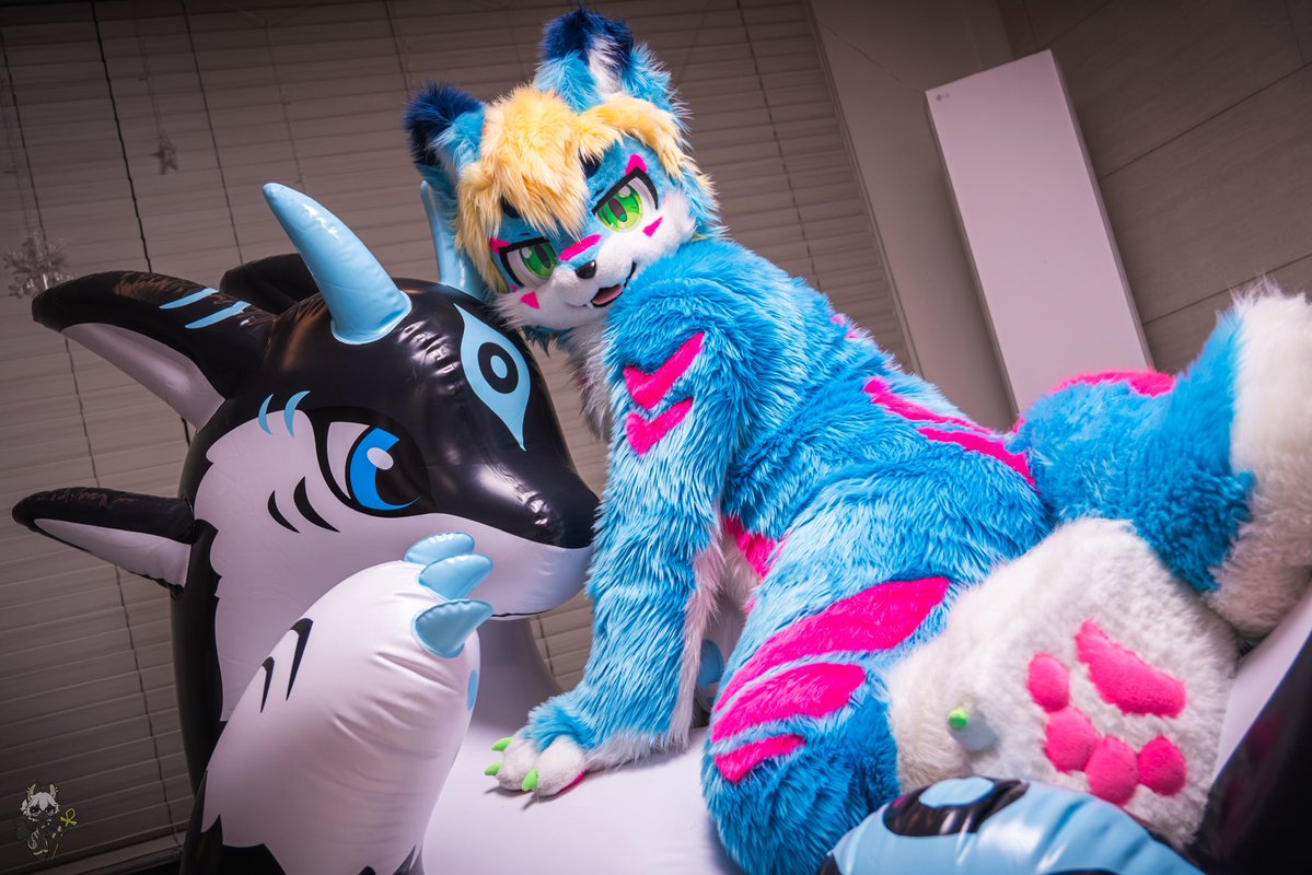 Aru's room tweet media