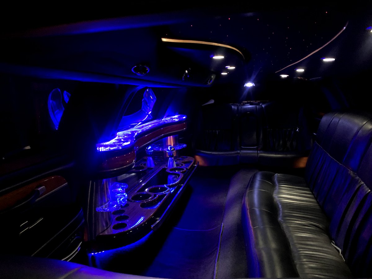 SNG_Co's tweet photo. The weekend is almost here. Enjoy your time in traffic better than most. A Better Class limo of #Redlands knows how to make that happen. https://t.co/MrkYQQPH2H