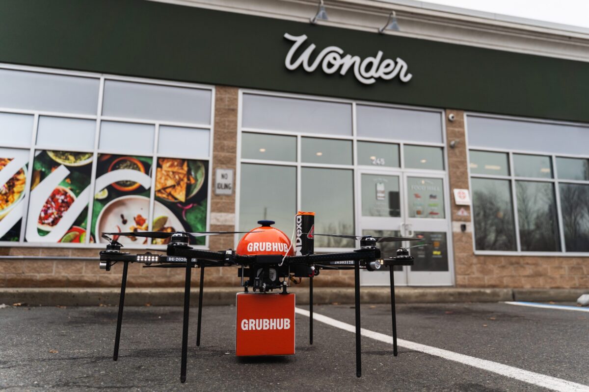 djirumor's tweet image. Drone food delivery lands in NJ: Grubhub and Dexa start a 3-month pilot at Wonder Green Brook on March 18.

Locals within 2.5 miles can pick drone delivery in the app at no extra fee; drones lower orders on tethers.

Could this remake last-mile food?

#DroneDelivery

 (1/2)