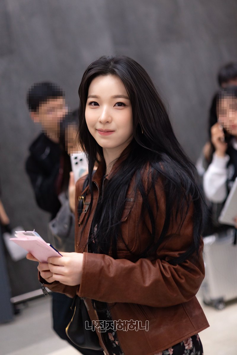 imserioushoney's tweet photo. 26.02.28
백지헌
#백지헌 #BAEKJIHEON
#프로미스나인 #fromis_9
#지헌 https://t.co/VfbXebKGvg
