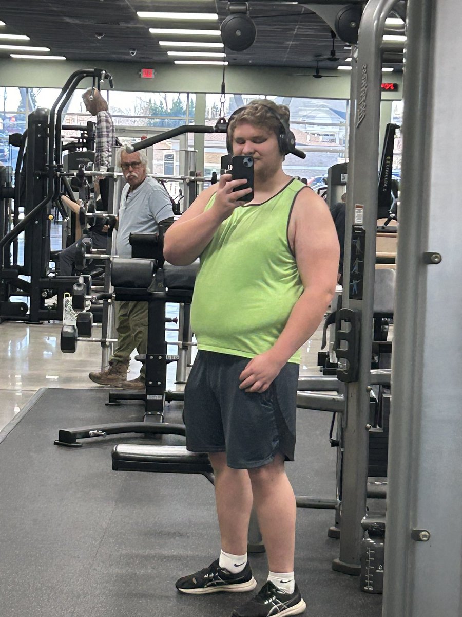 ExSwimmerCurrentPig tweet media