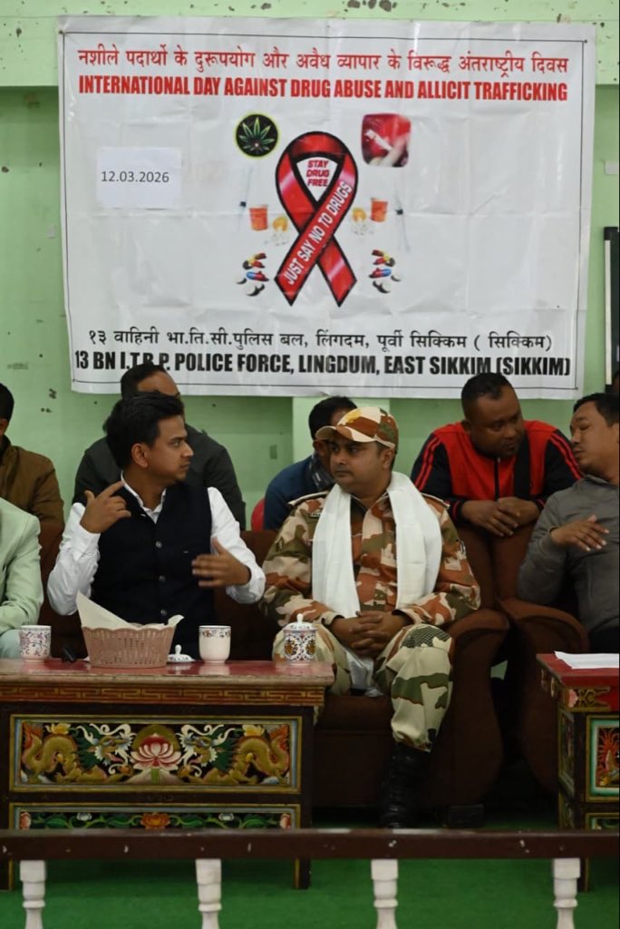 PIBShillong's tweet image. Meghalaya media team visited Tingda village in North Sikkim under the Vibrant Villages Programme (#VVP) today

The team interacted with villagers &amp;amp; @ITBP_official officials to understand devp efforts aimed at strengthening livelihoods in #border areas

🔗 pib.gov.in/PressReleseDet…