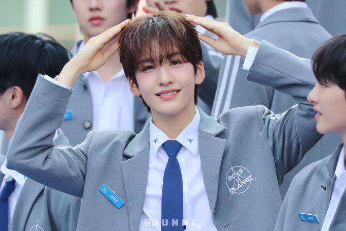 urfavllis's tweet photo. HAPPY HYUNJUN DAY 🤍

happy birthday to the person who never stops smiling. even through difficulties, you keep sharing your smile. thank you for becoming such an important part of my life. i’ll always be waiting for you and believing in your dreams #정현준 https://t.co/dbdiOStu6O