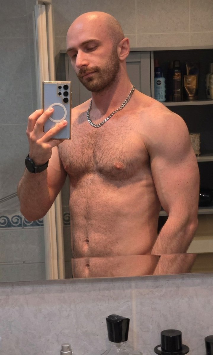 PumpedHairyTop tweet media