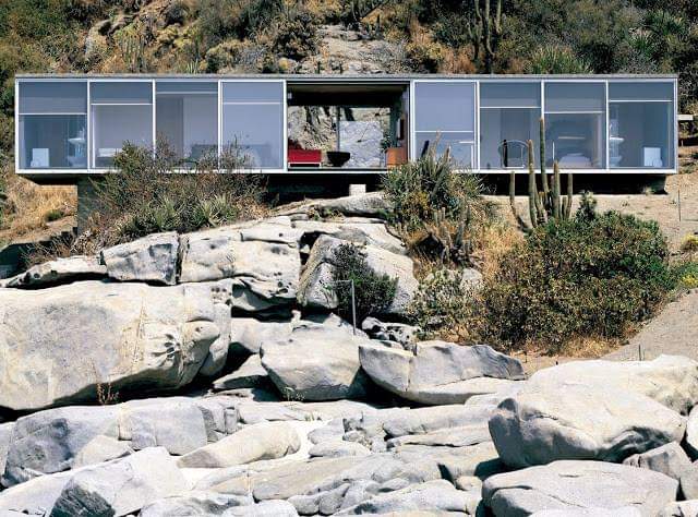 Smiljan Radić Clarke recibe el Premio Pritzker de arquitectura de este año.
No digo yo que no tenga ningún interés su arquitectura, pero de ahí a concederle el "Nobel" de la arquitectura...
Quizá que su compatriota Alejandro Aravena presidiese el jurado haya tenido algo que ver.