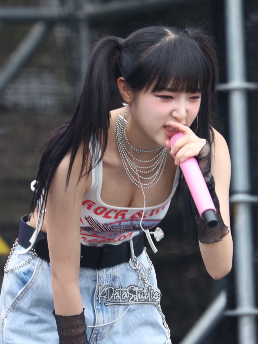 KDataStudio's tweet image. 221003 Yena at DAEGU YOUTH ARENA 2023

#YENA #예나 #IZONE #아이즈원 #KPOP #4Kwallpaper #4K #wallpaper

More in the comments ⬇️