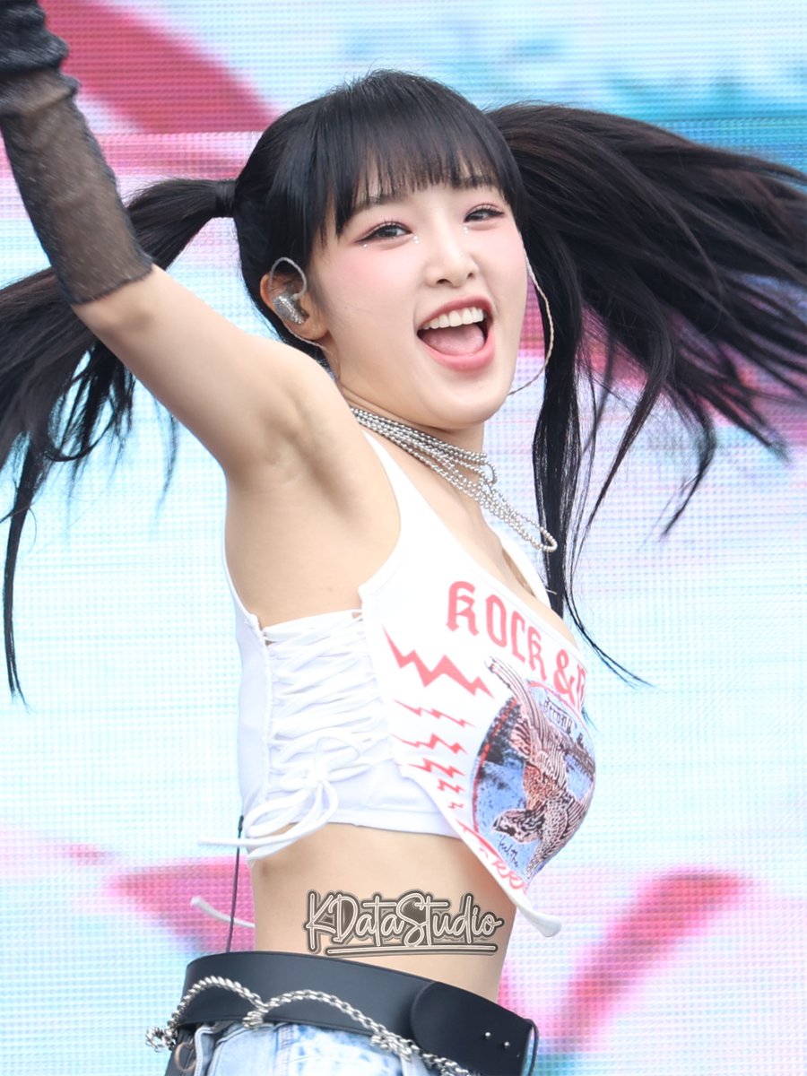 KDataStudio's tweet image. 221003 Yena at DAEGU YOUTH ARENA 2023

#YENA #예나 #IZONE #아이즈원 #KPOP #4Kwallpaper #4K #wallpaper

More in the comments ⬇️