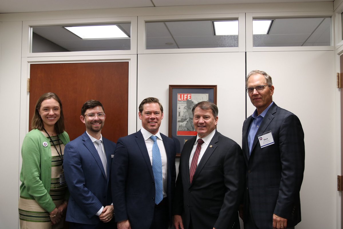 Senator Mike Rounds tweet media