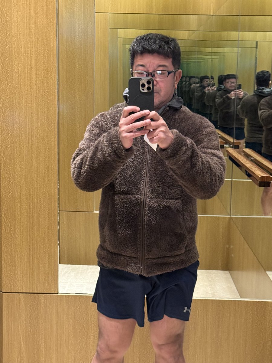 BCBTM's tweet photo. フリースに短パンというスタイルです。 https://t.co/1CdozxyTwX