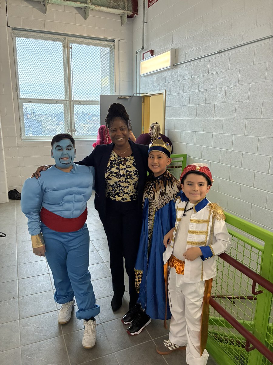 Learners & Leaders- PS 305Q tweet media