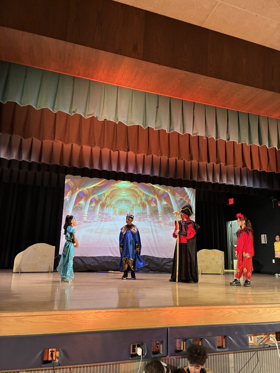 Learners & Leaders- PS 305Q tweet media