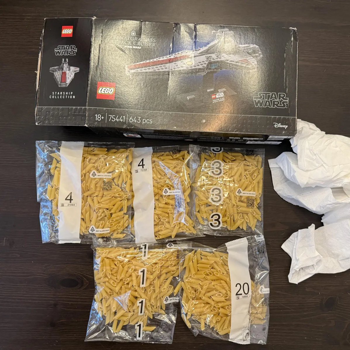 Star Wars Holocron tweet media