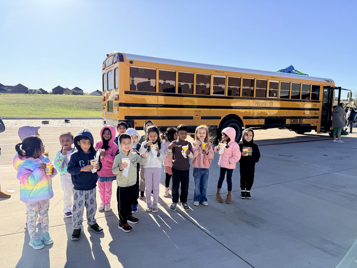 Mrs. Moreno tweet media