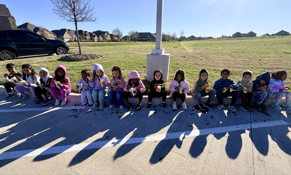 Mrs. Moreno tweet media