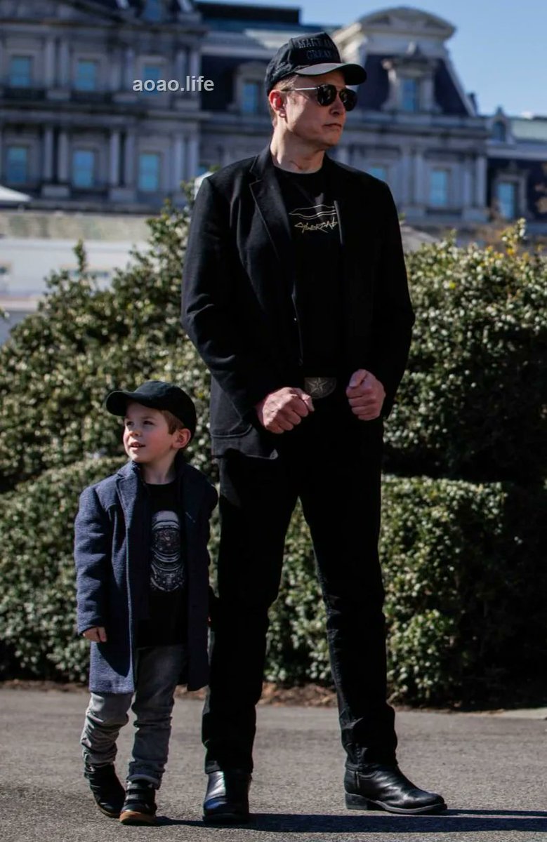 aoaodotlife's tweet image. 今天推出特斯拉与xAI联合的Macrohard项目，AI将接管数字工作流。Optimus 3机器人今夏量产。特斯拉在英国获批供电牌照。

巴西结束对X的调查，言论自由获胜。外界炒作的万亿身价只是虚名，使命未变：登陆火星，开启丰饶时... #emusk #ElonMusk