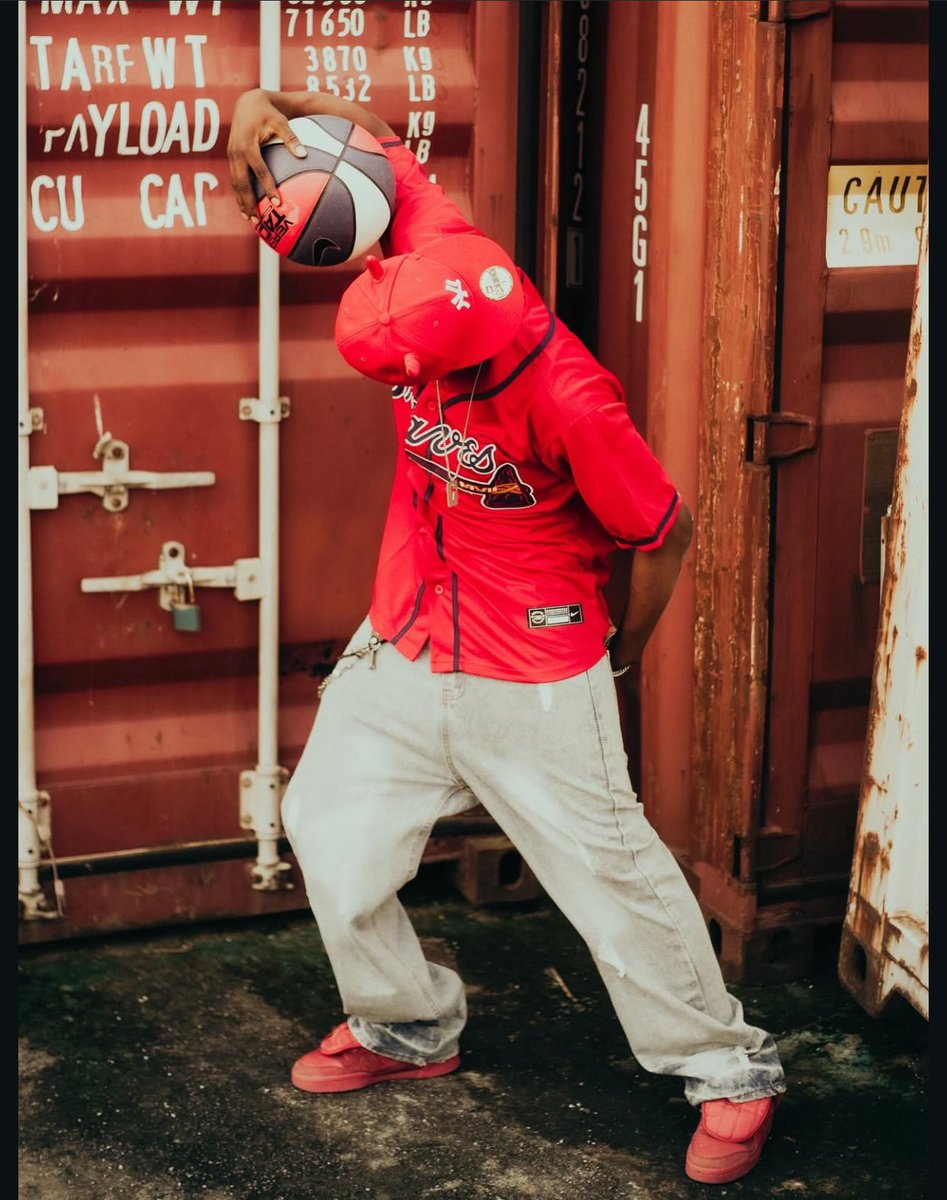 yung_thecreator's tweet photo. Hi @Zttwshop @Zlatan_Ibile 

I’m the perfect streetwear model  for your search ! 

6’1 ft https://t.co/Pktw7dQYRU