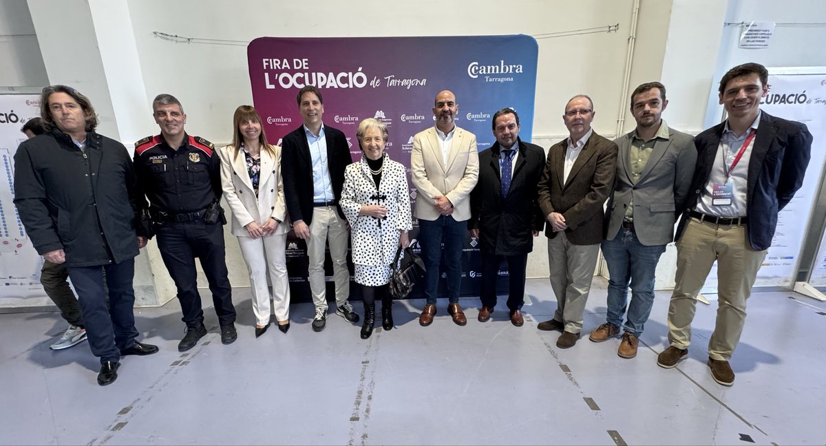 CambraTarragona's tweet photo. 🎯 ÈXIT! Prop de 4.000 persones venen a la Fira de l’Ocupació de la @CambraTarragona on un centenar d’empreses han ofert 700 llocs de treball.

Hem tornat a superar les expectatives gràcies a la @gencat @Dipta_cat, @PortTarragona, @AEHTarragona, #ASESA https://t.co/WHi9deyZvZ