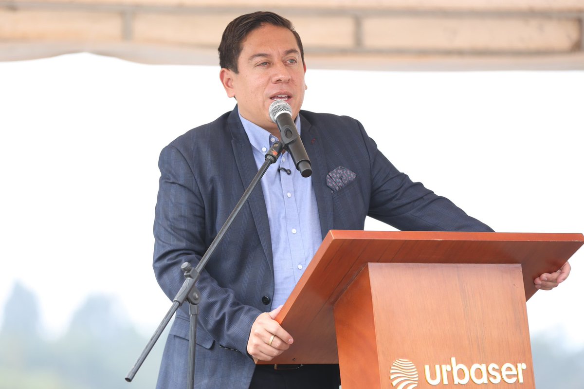 CarlosAmayaR's tweet photo. Con cada esfuerzo que sumamos, desde los sectores público o privado, Boyacá se consolida como la región más sostenible de Colombia 💚.

En Tunja, acompañamos a Urbaser en el lanzamiento oficial de la Planta de Biogás en el Parque Ecológico y Tecnológico de Pirgua. 

Los ecosistemas deben ser cuidados para el presente y futuro, para nuestras niñas y niños.

Esta iniciativa, permitirá capturar el gas que se genera naturalmente en los residuos, reducir las emisiones de gases de efecto invernadero y mejorar la calidad del aire.

Este logro se suma al desarrollo ambiental de esta #BoyacáGrande 💚💜🤍.