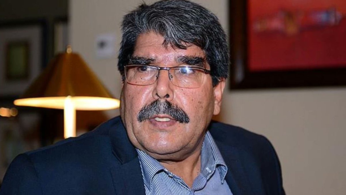 CHP Milletvekili Sezgin Tanrıkulu'nun, kırmızı bültenle aranan terör örgütü YPG'nin elebaşlarından Salih Müslim için paylaştığı taziye mesajı asla kabul edilemez. Bir teröristi aklamak, aziz şehitlerimizin hatırasına ihanettir. Bu vahim açıklamayı kınıyor, şehitlerimizi rahmetle