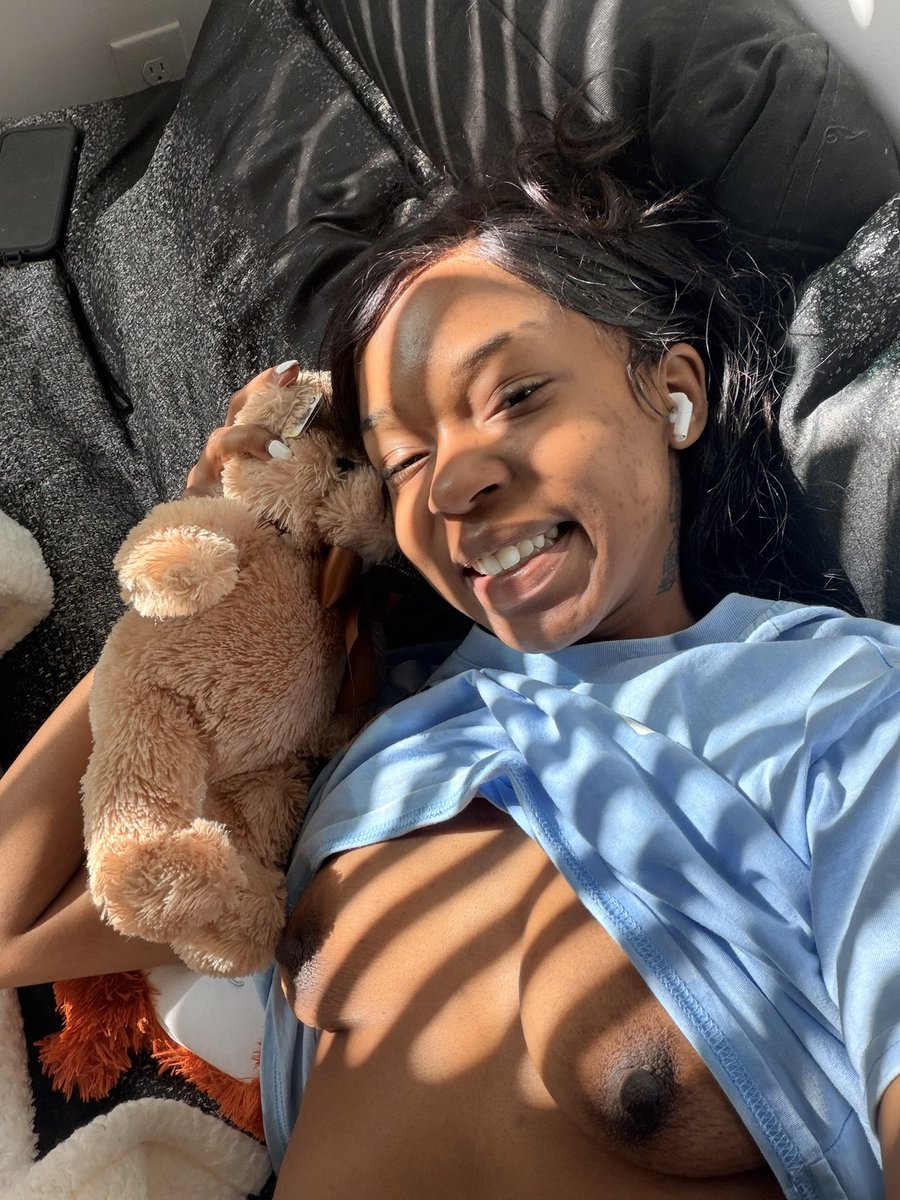 GoonedByKimmy's tweet photo. You wish you were my teddy right now, huh? 🧸 https://t.co/Ju44zQNCM3