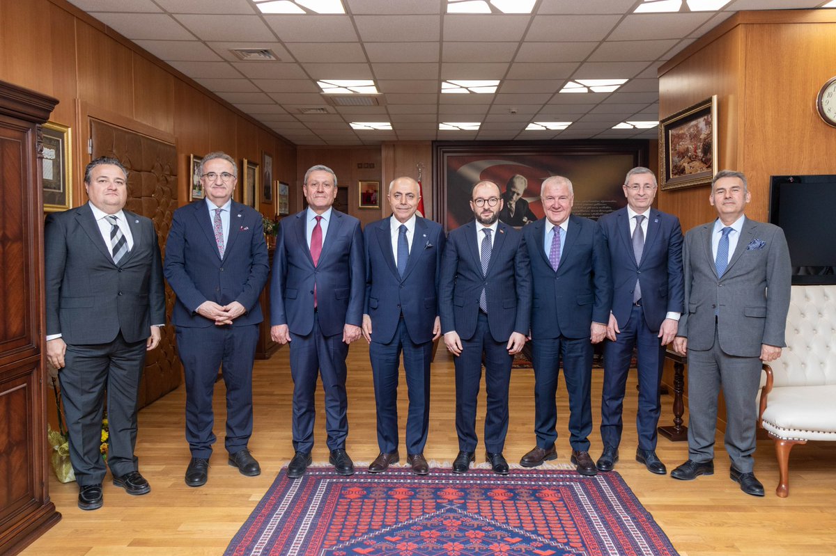 TÜRMOB Yönetim Kurulu olarak, Sosyal Güvenlik Kurumu Başkanı Sayın Yunus Elitaş’ı makamında ziyaret ettik. Nazik kabulleri ve kurumlar arası iş birliğine yönelik verimli görüşmeleri için kendilerine teşekkür eder, çalışmalarında başarılar dileriz.