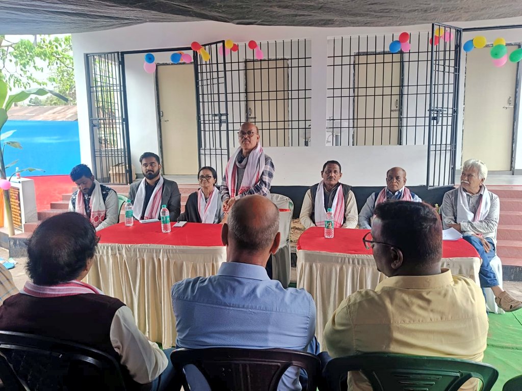 robihindustani's tweet photo. Hon'ble MLA,Jorhat Shri Hitendra Nath Goswami Dangoriya inaugurated the public toilet in the presence of Chairperson,Jorhat Municipal Board Smti. Lakhimi Khargharia Baidew at Pujadubi Bazar.
#BJP4ASSAM
#Jorhat https://t.co/cVQQMcPe1R