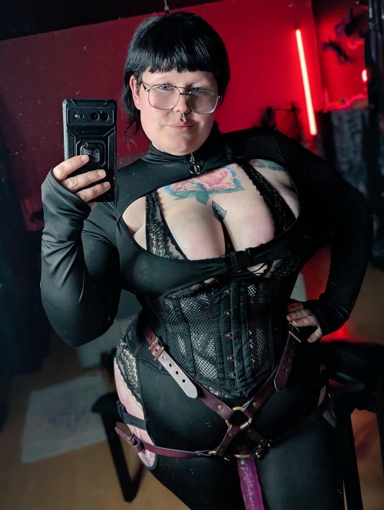 MissZoeB1__'s tweet photo. https://t.co/CJ0Yxt21uo