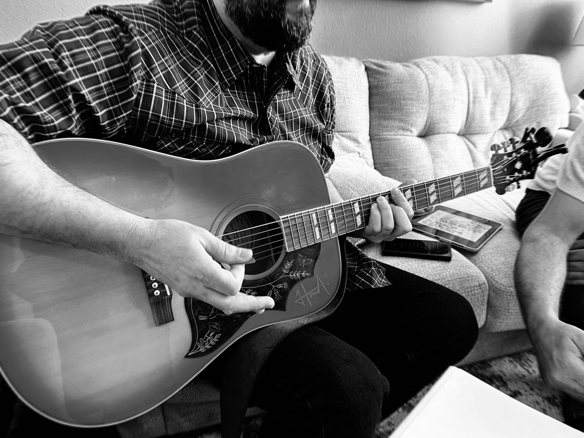 𝙹𝙰𝙼𝙴𝚂 𝚆. 𝙱𝚄𝚁𝙽𝚂 tweet media