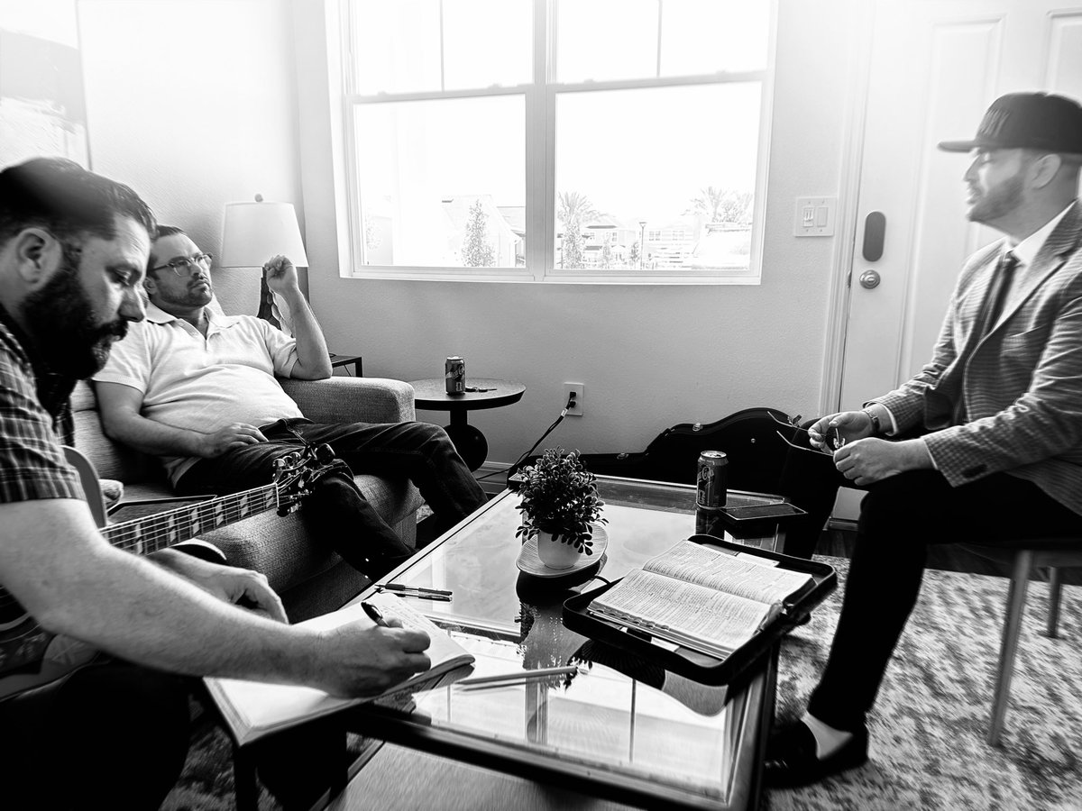 𝙹𝙰𝙼𝙴𝚂 𝚆. 𝙱𝚄𝚁𝙽𝚂 tweet media