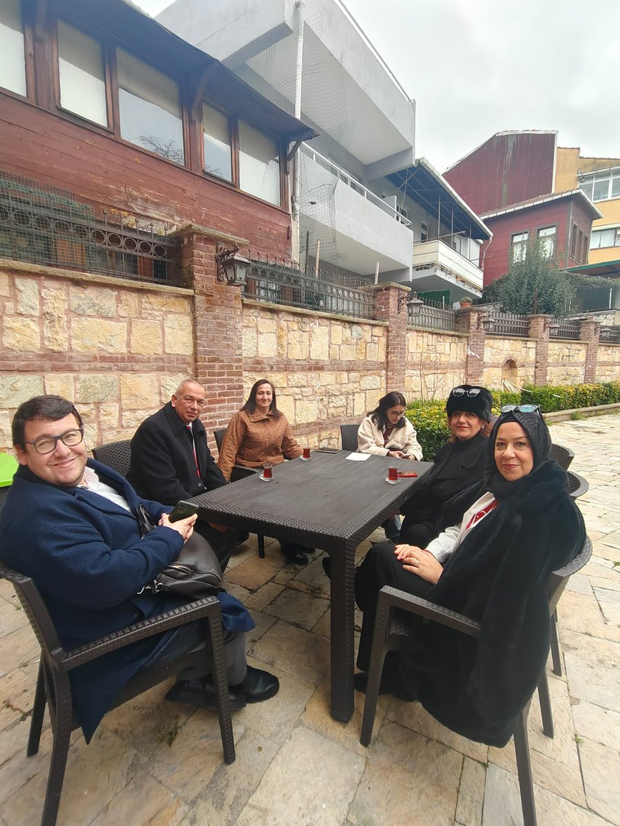 İstiklal Marşı’nın kabulü vesilesiyle Beykoz Belediyesi Mehmet Akif Ersoy Şiir Müzesi’ni ziyaret ettik.
Milli şairimiz Mehmet Akif Ersoy’u rahmet ve minnetle anıyoruz.