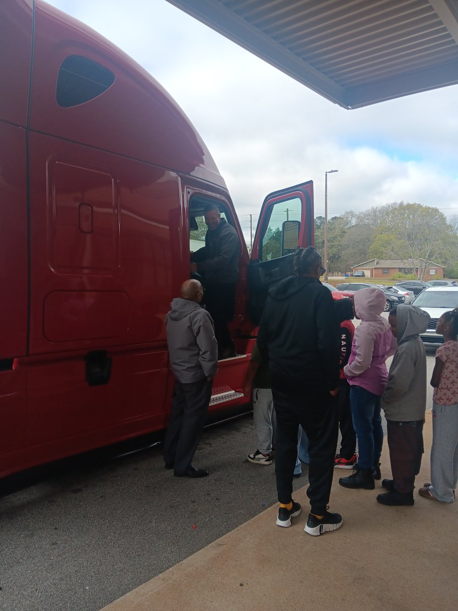 Willie Holmes tweet media