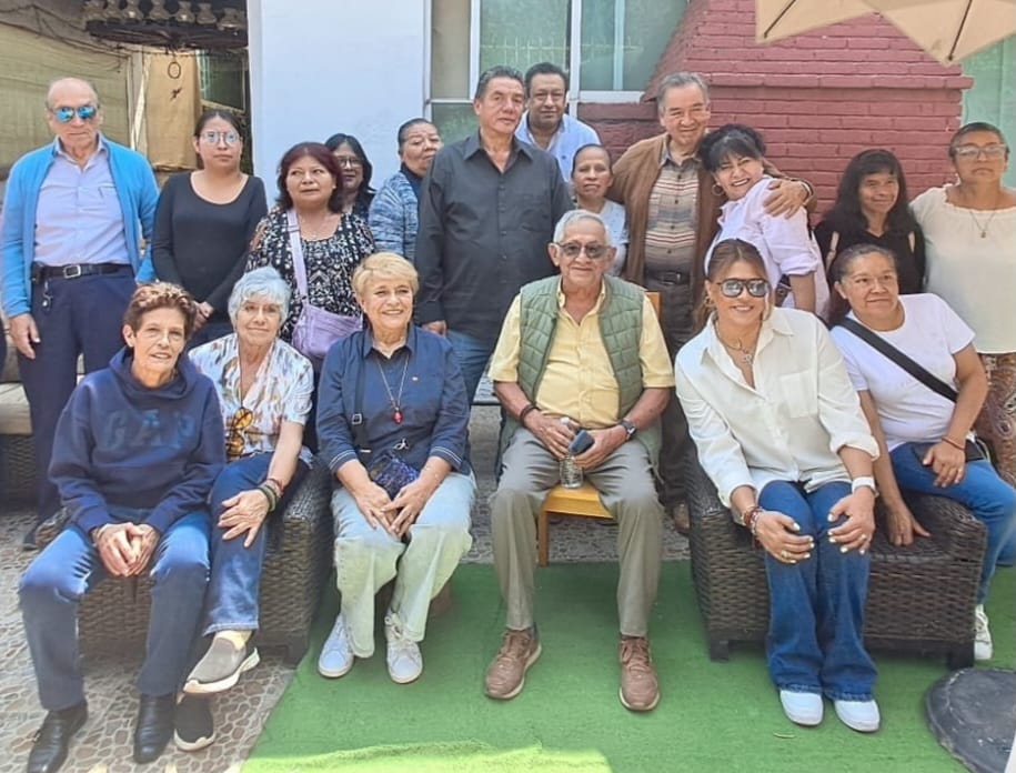 En Naucalpan, delegados y Copacis señalaron que los municipios necesitan líderes de territorio y no de escritorio para recuperar la confianza ciudadana.
<a href="/davidparrasa/">David Parra Sánchez</a>  reafirmó su compromiso de seguir apoyando a las familias.
📷#Naucalpan #ParticipaciónCiudadana #COPACIS