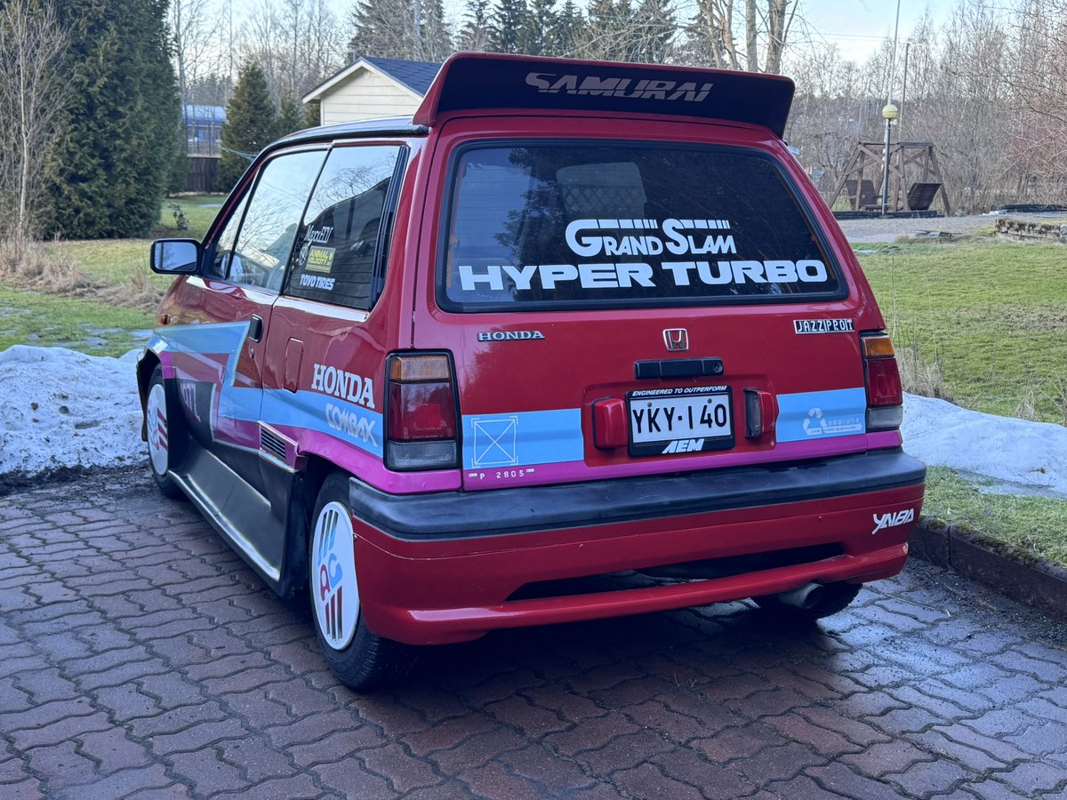 Stripey @ Work tweet media