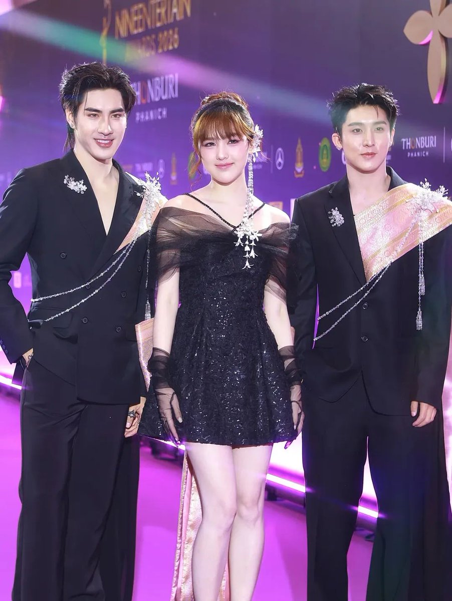 ทีมนักแสดงจาก #มเหสีน้อย👑
ปีเตอร์แพน ทัศนพล , เอ็มม่า- ปาณิสรา และ ต้อง- สมิตพงศ์

#peterpanzz_w
#9EntertainAwards2026
#9entawards2026xPeterpan