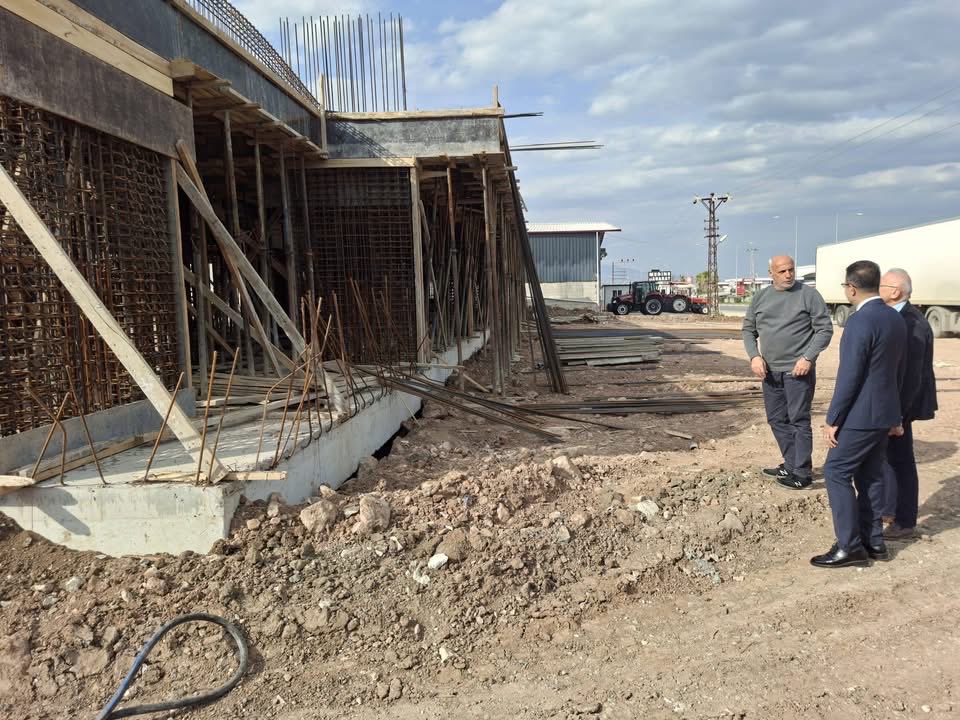 Kaymakamımız Sn. Ayhan AKPAY yapılmakta olan Odamız Hizmet Binası inşaatını yerinde ziyaret etti.