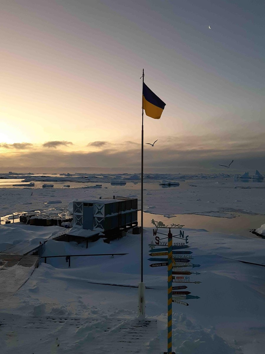 While in Chile, I was glad to connect with our 31st Antarctic Research Mission at the Vernadksyi Station in Antarctica.

I thanked our scientists for their important work. Thanks to them, Ukraine makes a critical contribution to global research and efforts to address the climate