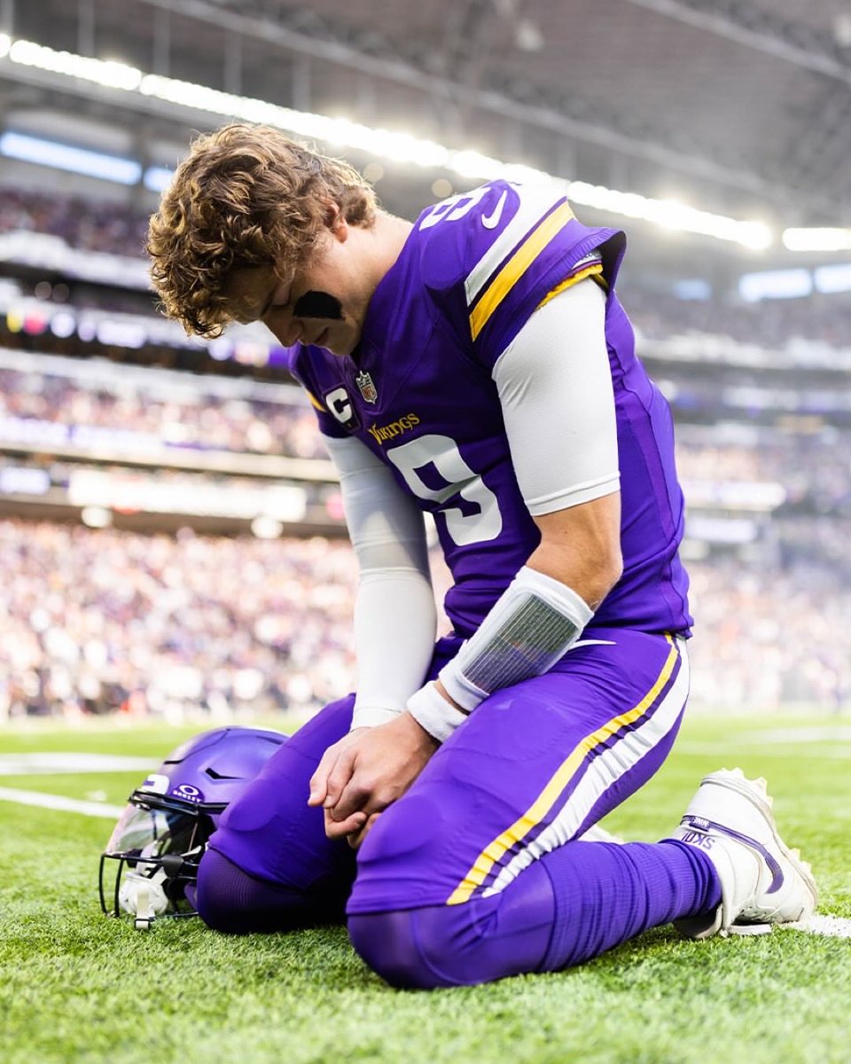 VikingzFanPage tweet media