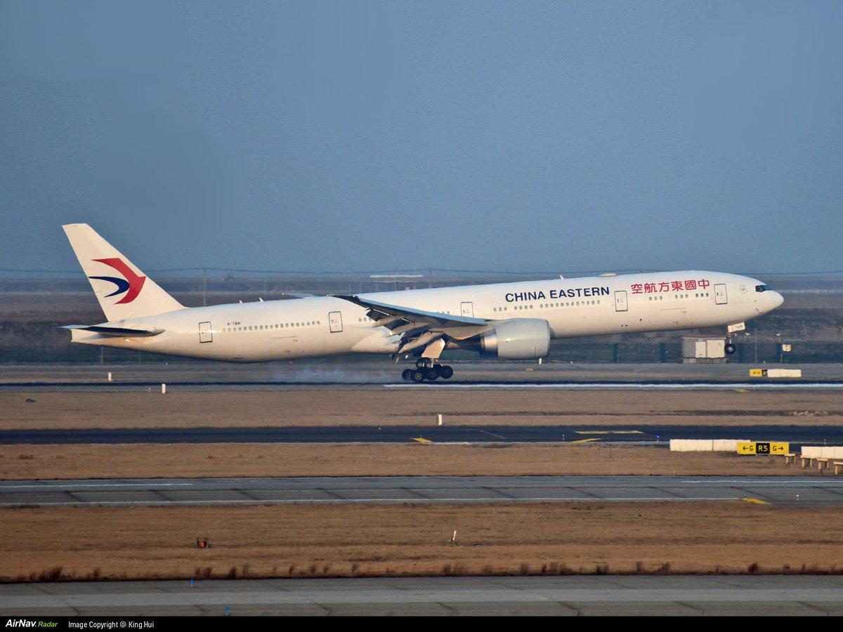 ✈️ The longest flight in the world is currently on its way to Buenos Aires.

China Eastern Airlines flight #CES745 connects Shanghai to Buenos Aires via a technical stop in Auckland, making it one of the longest scheduled journeys in commercial aviation.

🌏 Route: Shanghai →