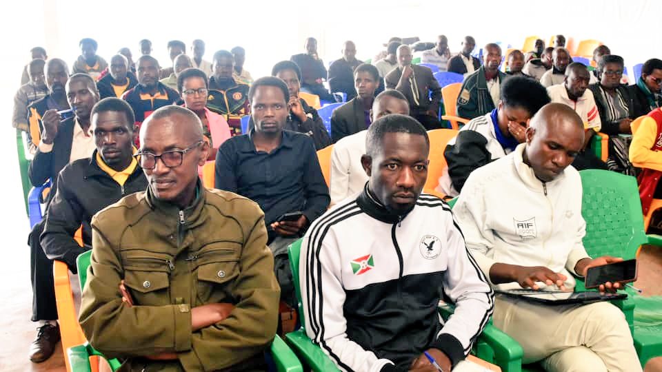 BMineagrie's tweet image. La descente de sensibilisation et d’encadrement des responsables provinciaux et communaux s’est poursuivie dans la province de #Burunga, ce 12 Mars 2026.
À cette occasion, le SP du #MINEAGRIE les a exhorté à se mettre à l’œuvre pour accomplir les missions qui leur sont assignées.