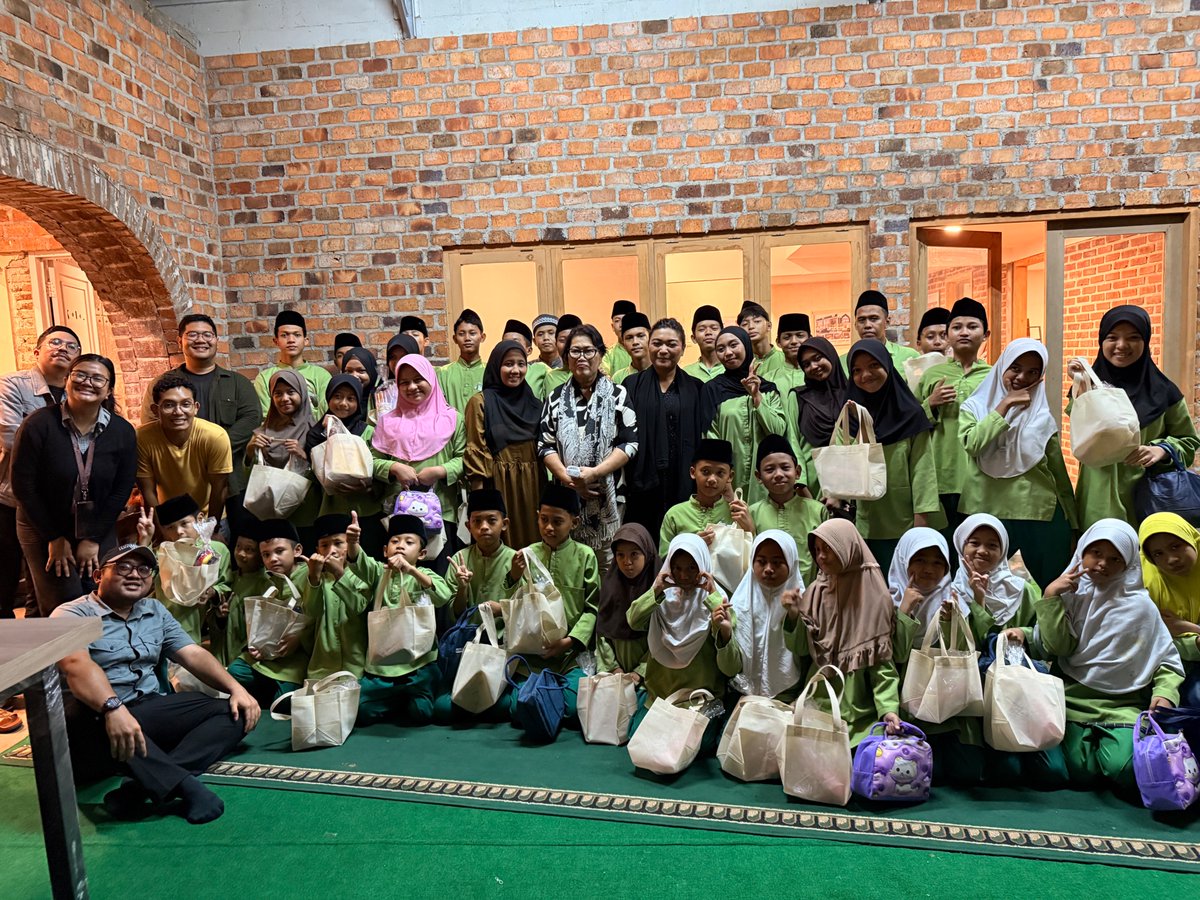 Velox Themes tweet media