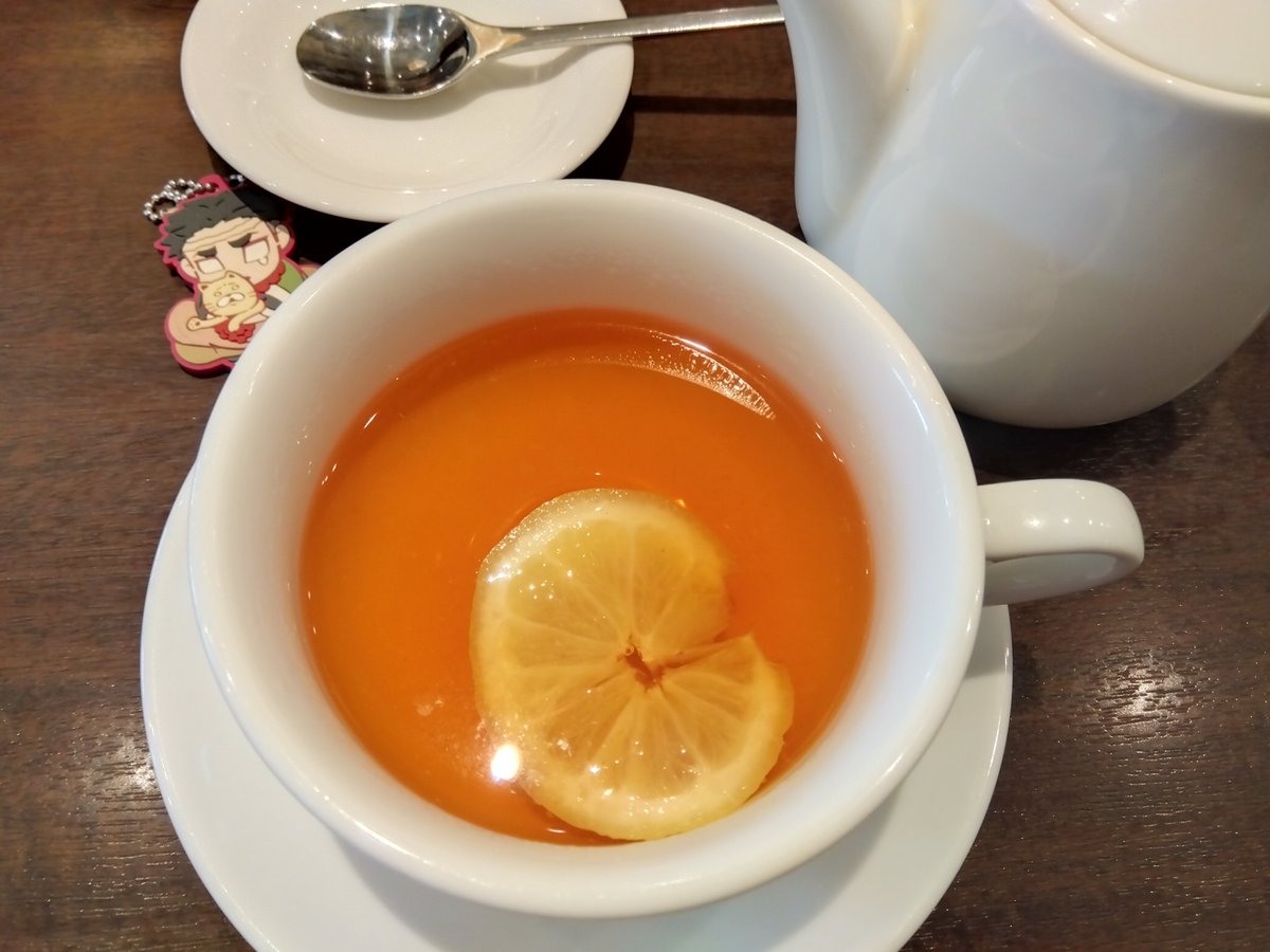 進々堂のカフェで #ランチ 🍽️
ちょっとお高めなのですが、食べてみたら納得のお食事です。😋

#昼ごはん　#おそ由松