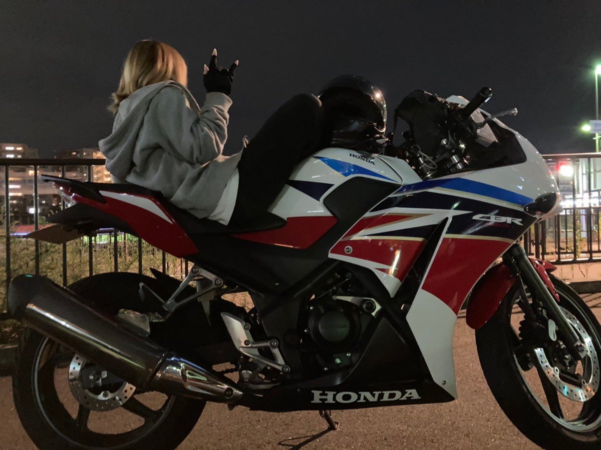 small_CBR250's tweet photo. 金髪戻したい https://t.co/drhCM9HNSw