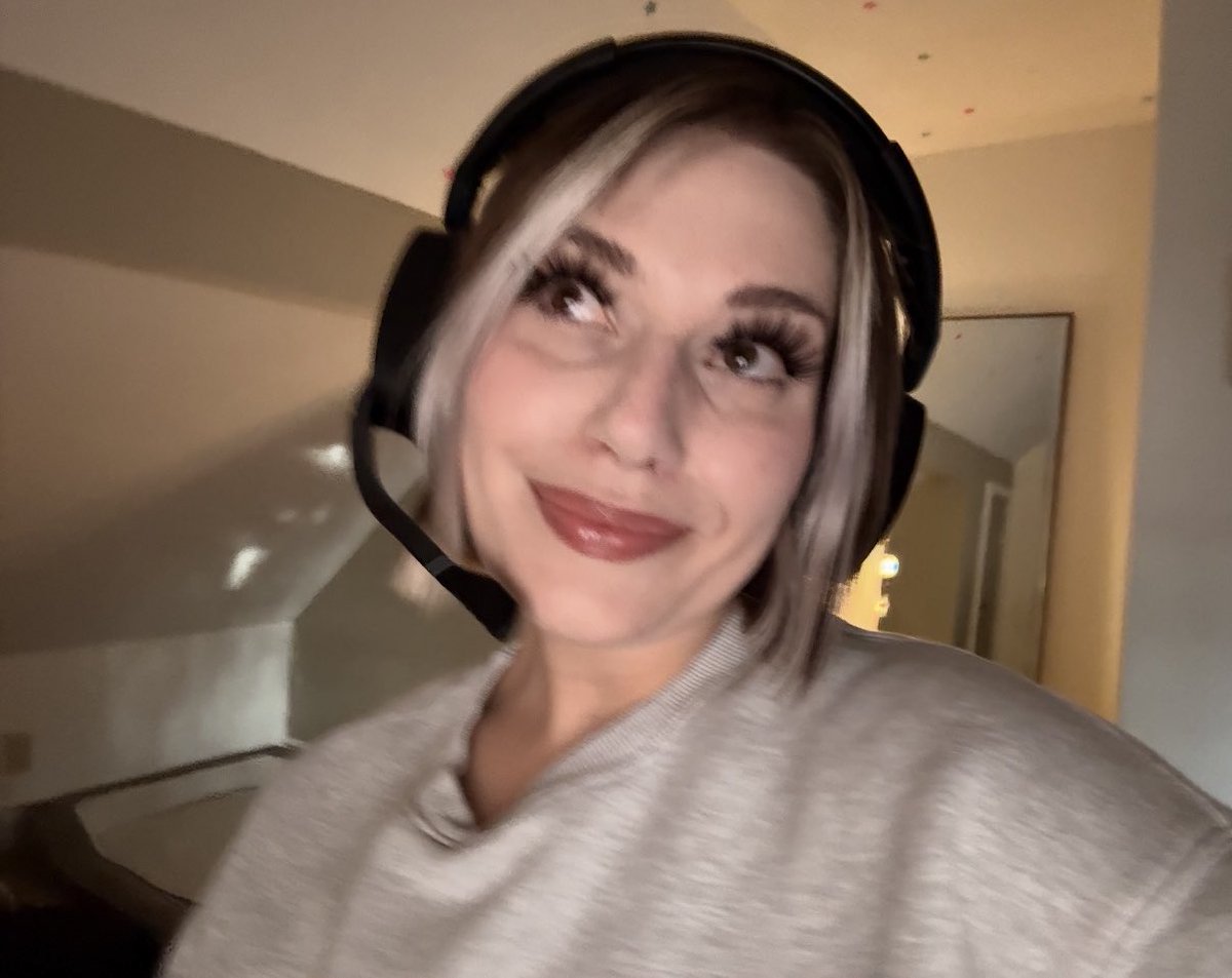 jess.jpg tweet media