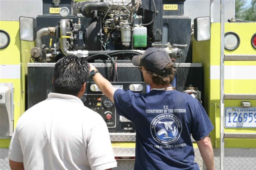 fightfirefast's tweet photo. Start scene survey uphill and upwind. Stage command center and order resources with call back contact on DM on x, cell, email & radio frequency. #complexemergency https://t.co/TbwxCfiIQZ