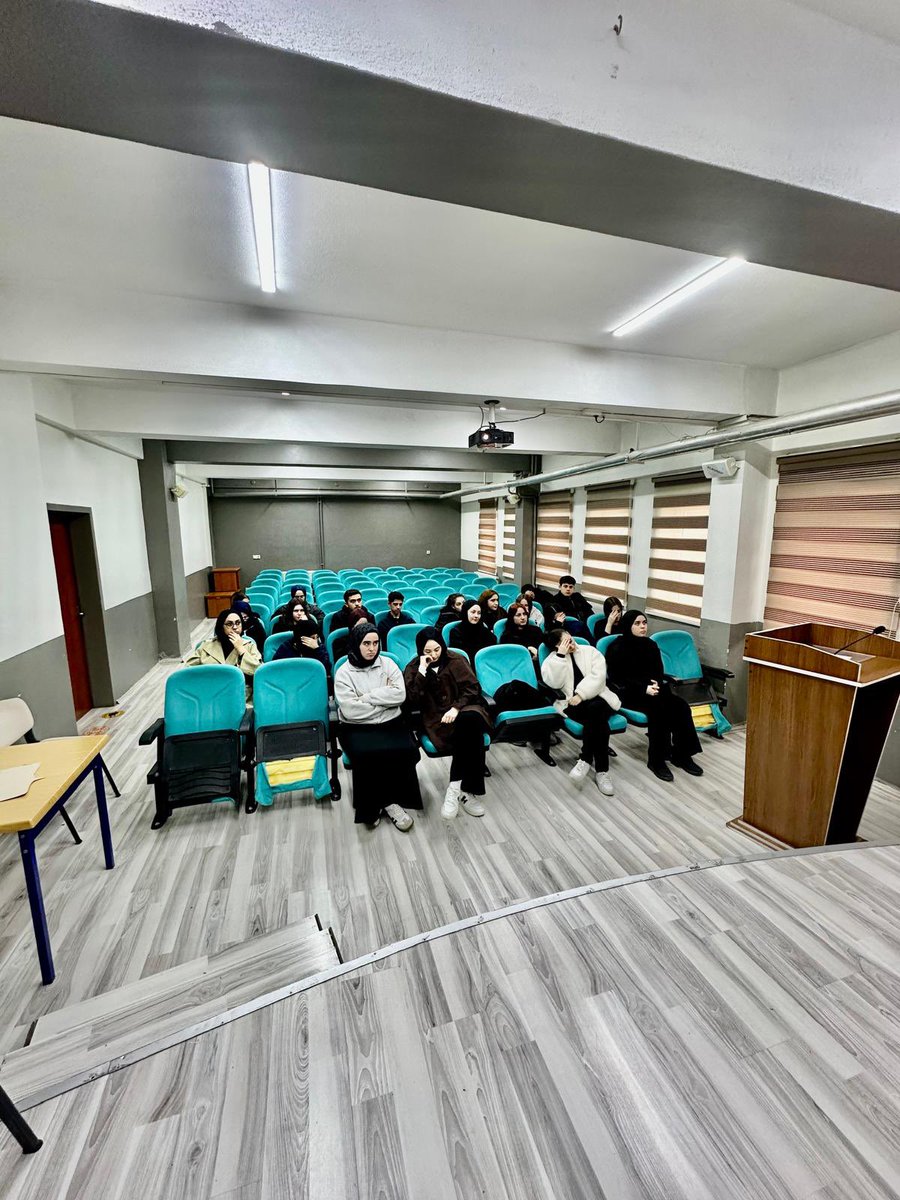 12. Sınıflara YKS hazırlık sürecinde sınav kaygısı ile ilgili seminer verildi. Pdr öğretmenimiz M.Fatih Şan’a teşekkür ederiz.