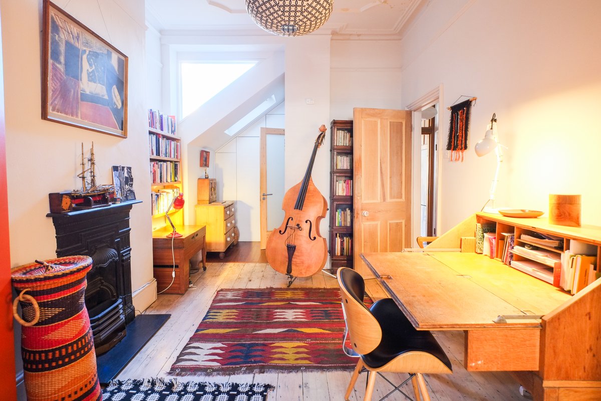 DoctorinthHouse's tweet photo. A stylish ground-floor accommodation close to #QueensPark station: available as a double bedroom or self-contained studio flat. Tucked away on a quiet street, this home offers a rare balance of calm and connectivity: https://t.co/ol6RL4KFvP

Summerfield Avenue, NW6 https://t.co/d4BwbPZihy