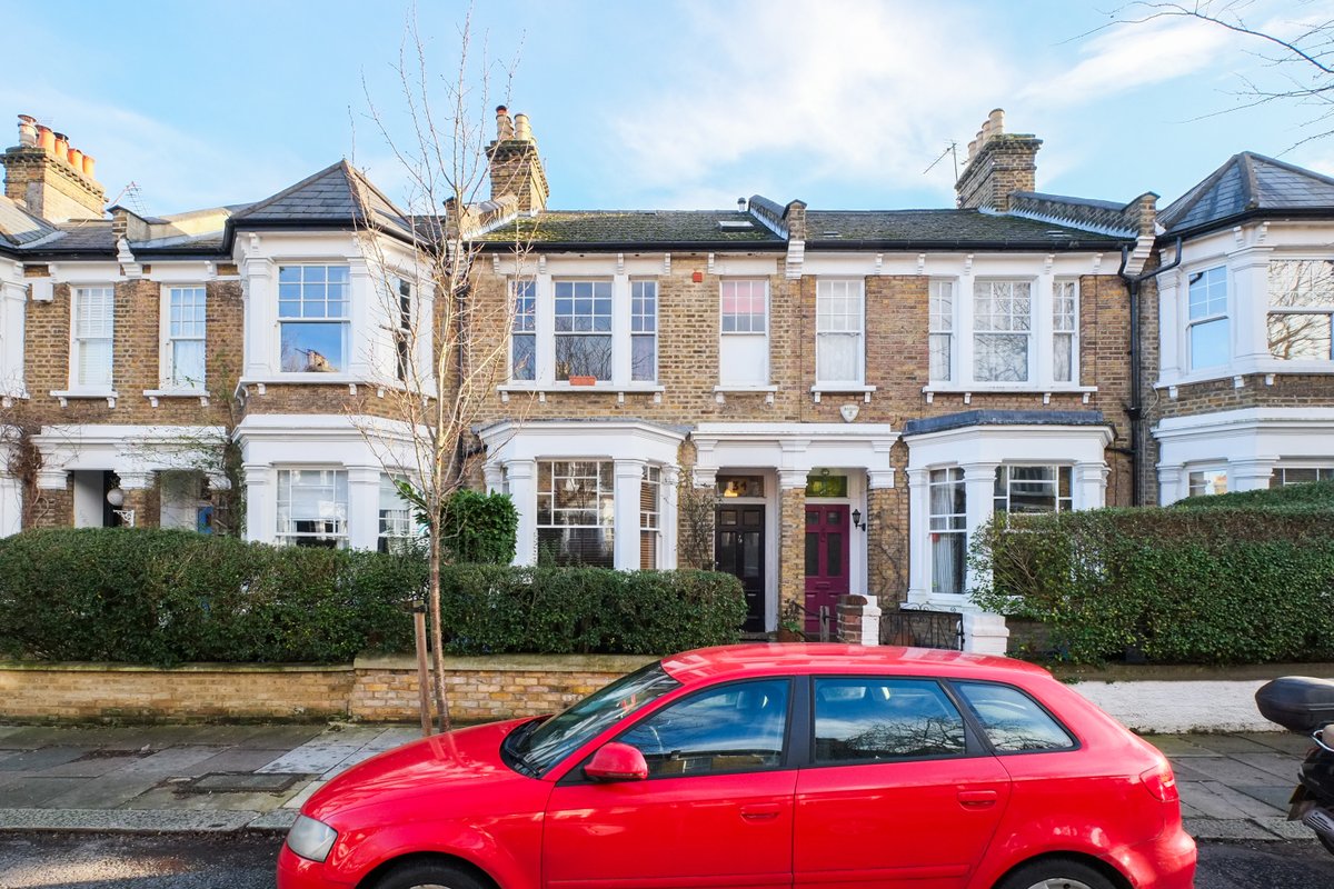 DoctorinthHouse's tweet photo. A stylish ground-floor accommodation close to #QueensPark station: available as a double bedroom or self-contained studio flat. Tucked away on a quiet street, this home offers a rare balance of calm and connectivity: https://t.co/ol6RL4KFvP

Summerfield Avenue, NW6 https://t.co/d4BwbPZihy