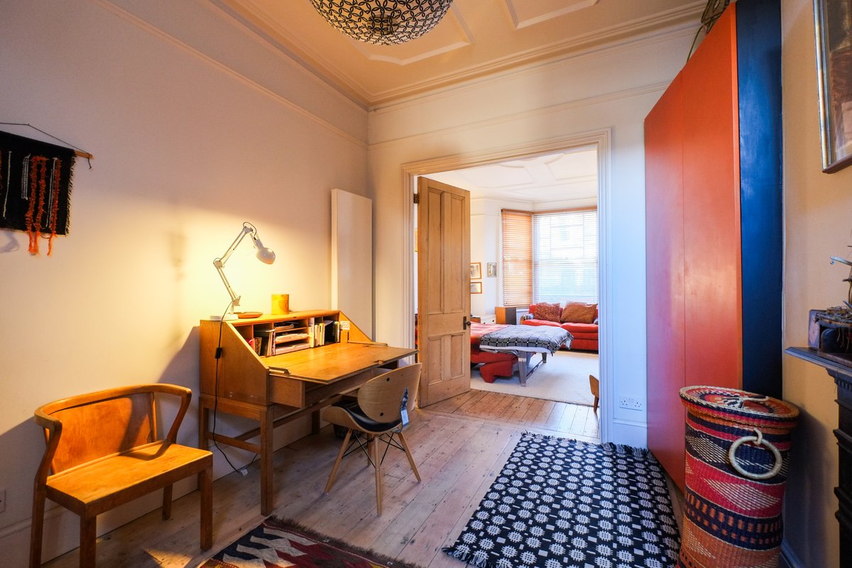 DoctorinthHouse's tweet photo. A stylish ground-floor accommodation close to #QueensPark station: available as a double bedroom or self-contained studio flat. Tucked away on a quiet street, this home offers a rare balance of calm and connectivity: https://t.co/ol6RL4KFvP

Summerfield Avenue, NW6 https://t.co/d4BwbPZihy
