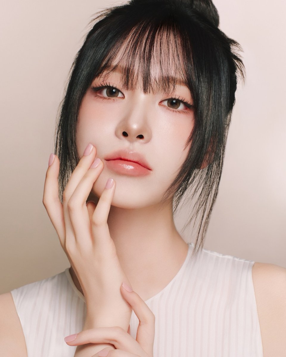 FaeRealz's tweet photo. ㅤ
ㅤ
𝙉𝘼𝙐.𝙍𝙊𝙎𝙀 𝙉𝙀𝙒 𝙄𝙉𝙎𝙏𝘼𝙂𝙍𝘼𝙈 𝙋𝙊𝙎𝙏

Dewy tint 💄
Glow-boosting serum ✨
Meet the Waterful Syrup Set —
moisture underneath, glossy shine on top. 💋
ㅤ
ㅤ https://t.co/ok7rls1D8T
